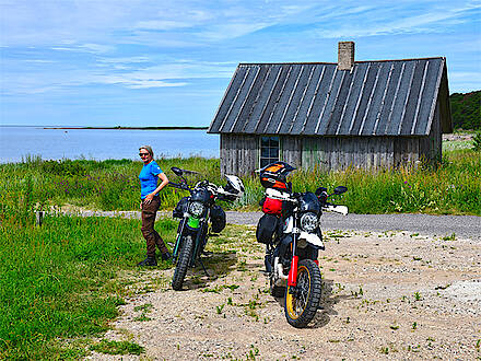 Auf Motorradtour entlang der baltischen Ostseeküste