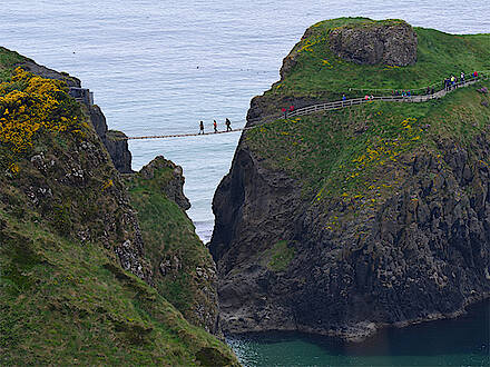 Die Hängebrücke Carrick-a-rede in Nordirland