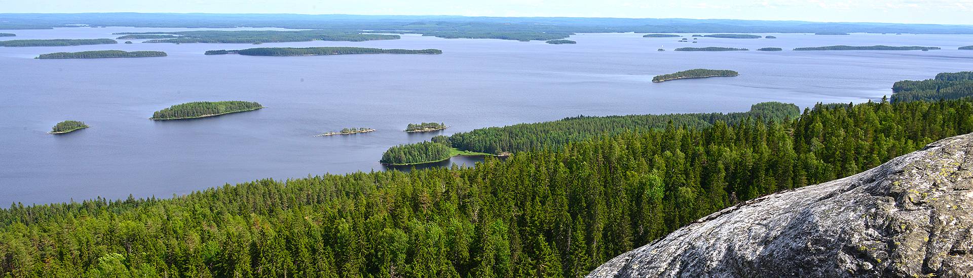 Aussicht auf den See Pielinen vom Koli Nationalpark im Osten Finnlands, in Karelien