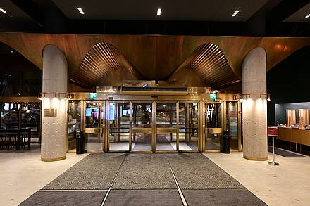 Der Eingang des Original Sokos Hotel Presidentti in Helsinki