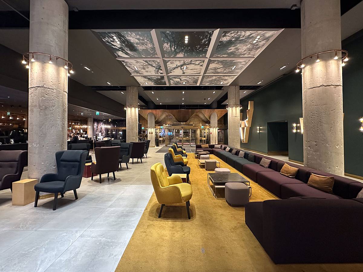 Die Lobby des Original Sokos Hotel Presidentti in Helsinki