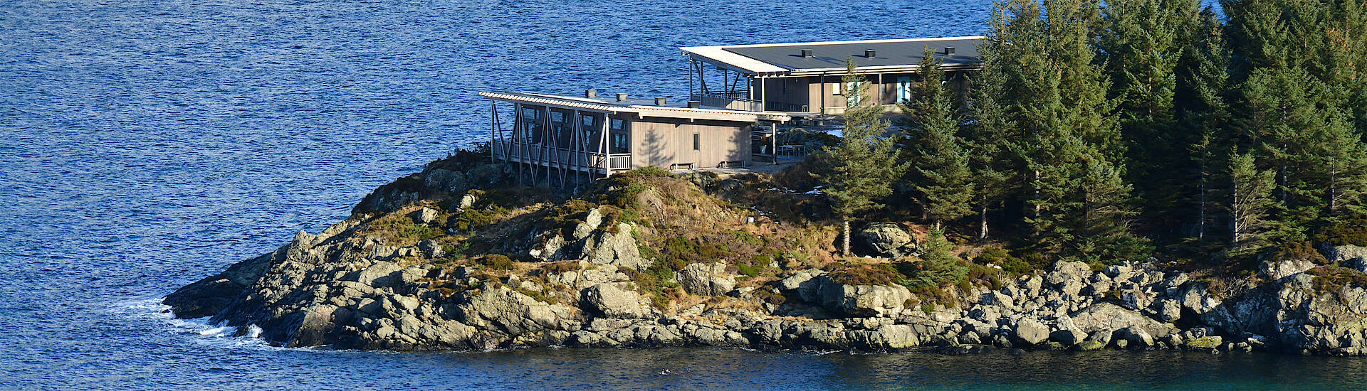 Ein Hotel am Wasser in Norwegen