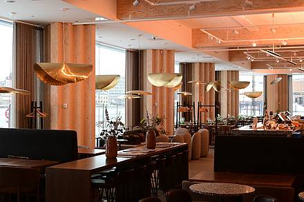 Das Restaurant Harbore mit Hafenblick im Slo Sokos Hotel Pier 4 in Helsinki
