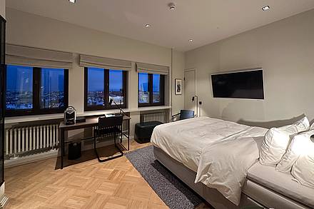 Ein Solo Up Queen with view Zimmer im Solos Sokos Hotel Torni in Helsinki