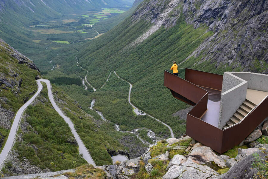 Blick über die Serpentinen des Trollstigen