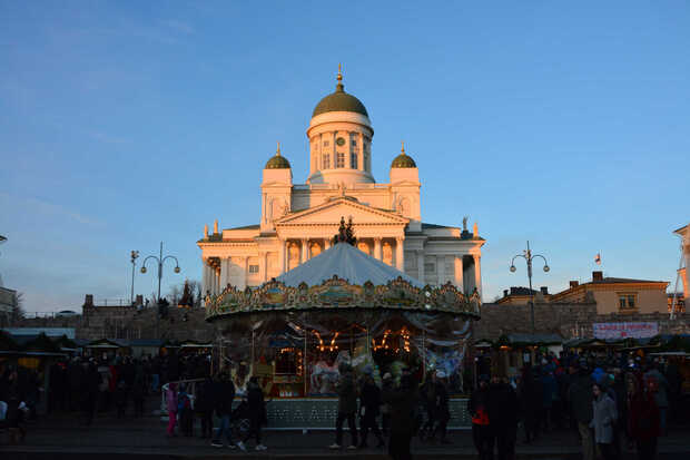 Der Dom von Helsinki im Abendlicht