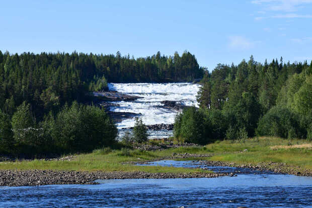 Ein Wasserfall in Schweden