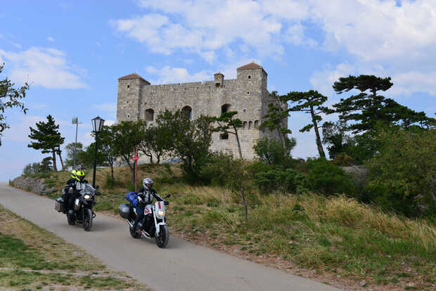 Mit dem Motorrad auf großer Kroatien-Runde - zur Festung Crikvenica
