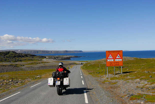 Mit dem Motorrad entlang der Barentssee