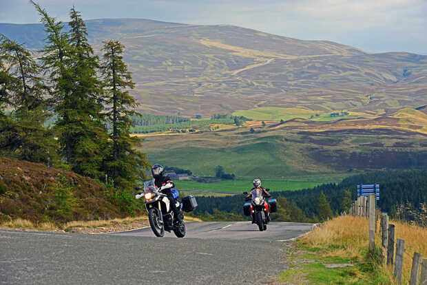 Mit dem Motorrad unterwegs in der Speyside