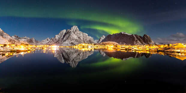 Polarlichter über den Lofoten im Winter
