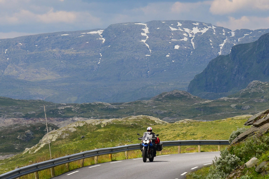 Auf alten Passstraßen durchs südnorwegische Bergland